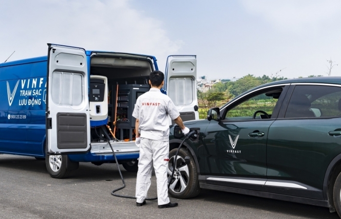 VINFAST triển khai dịch vụ sạc pin lưu động 24/7 trên toàn quốc