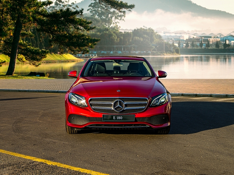 mercedes e 180 ra mat voi gia 2050 ty dong