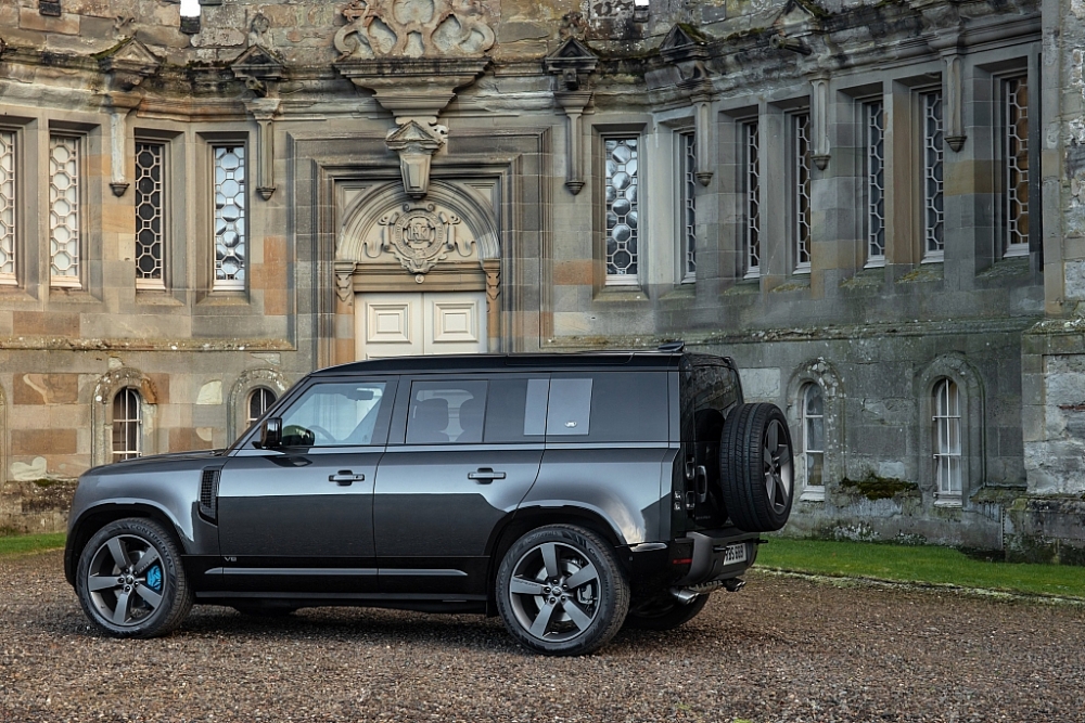 Ra mắt Siêu phẩm off-road Land Rover Defender Works V8 Trophy