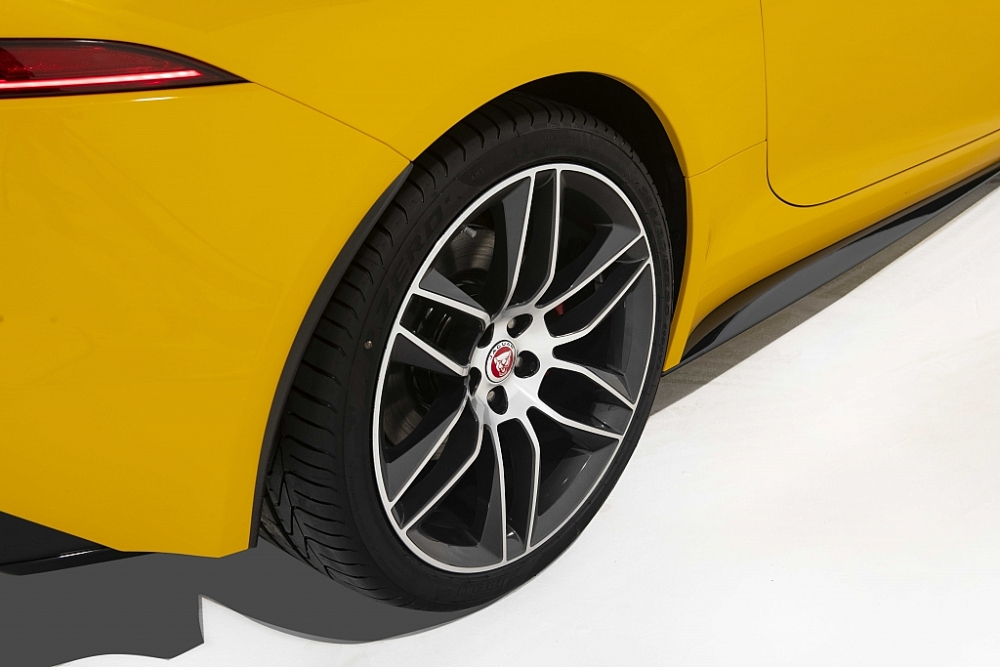 Ra mắt tại thị trường Việt Nam, Jaguar F-Type có giá từ 5,65 tỷ đồng