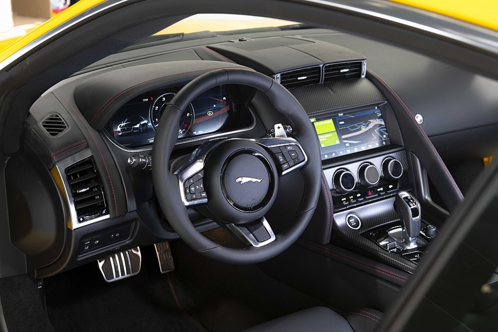 Ra mắt tại thị trường Việt Nam, Jaguar F-Type có giá từ 5,65 tỷ đồng