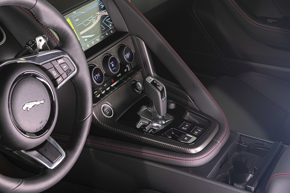 Ra mắt tại thị trường Việt Nam, Jaguar F-Type có giá từ 5,65 tỷ đồng