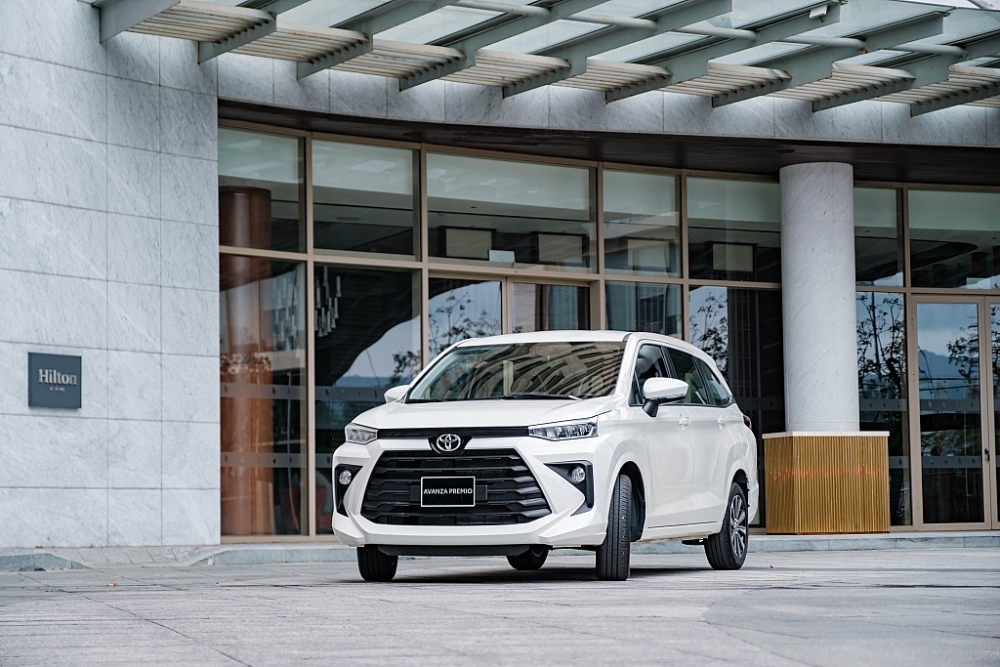 Tiếp sức cho phân khúc xe gia đình Toyota “tung” Veloz Cross và Avanza Premio