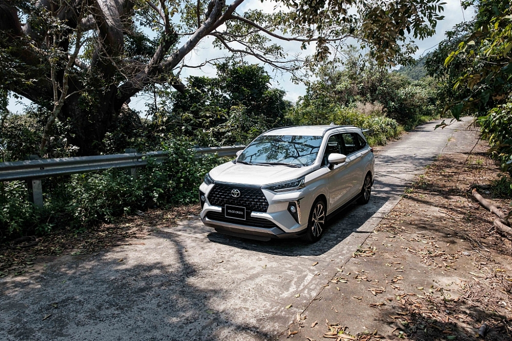 Tiếp sức cho phân khúc xe gia đình Toyota “tung” Veloz Cross và Avanza Premio