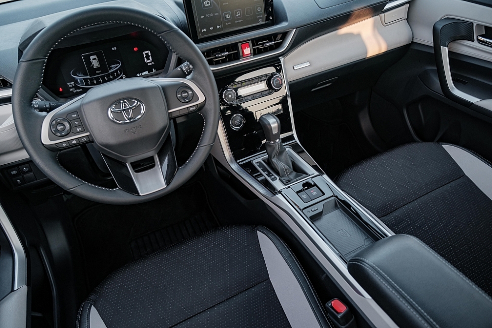 Giới thiệu Veloz Cross, Toyota nhắm tới khách hàng trẻ