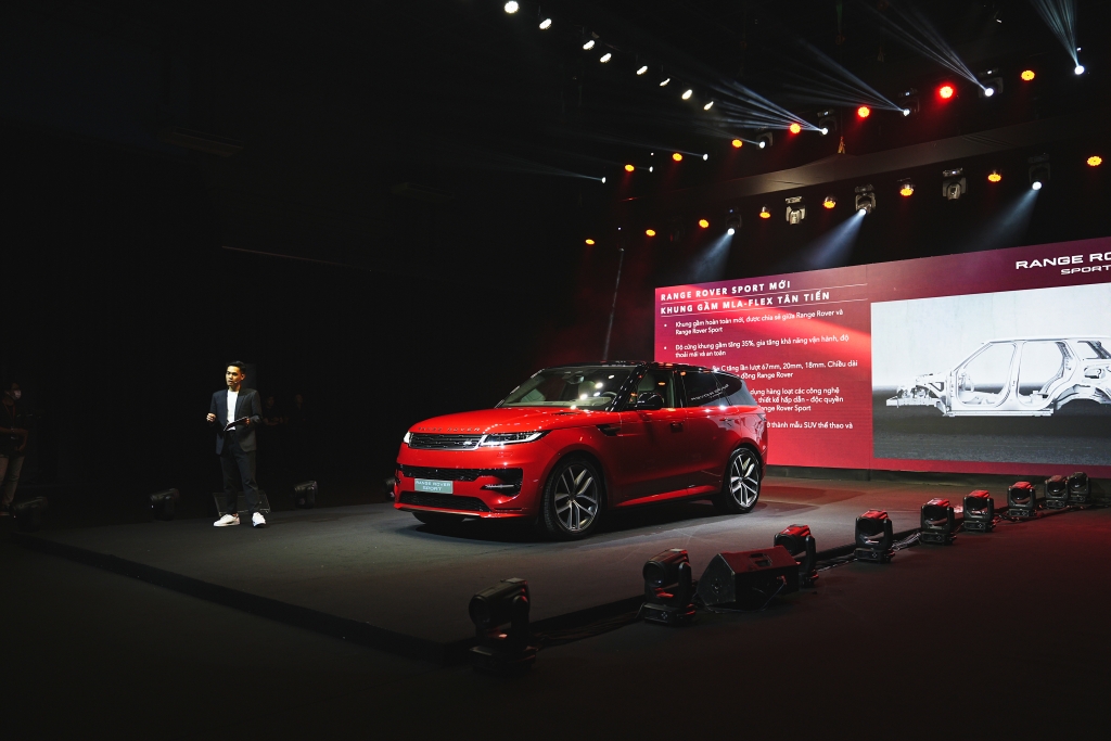 Giá hơn 7,3 tỷ Range Rover Sport có gì cuốn hút?