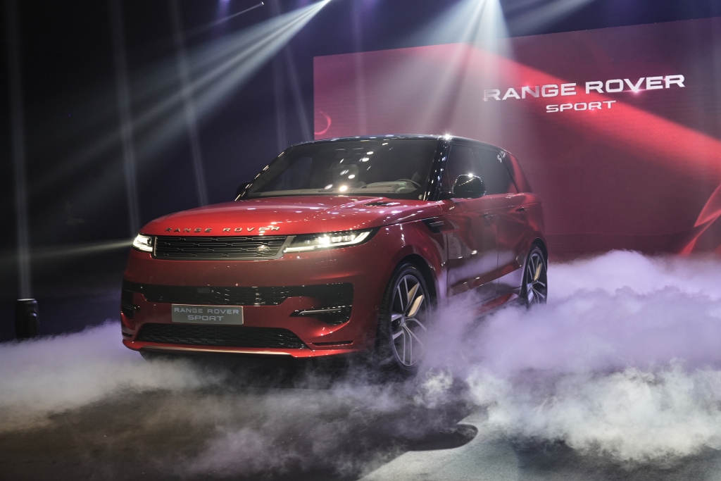 Giá hơn 7,3 tỷ Range Rover Sport có gì cuốn hút?