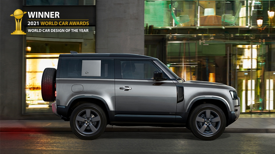 Land Rover Defender mới được vinh danh là Thiết kế Xe hơi của năm 2021