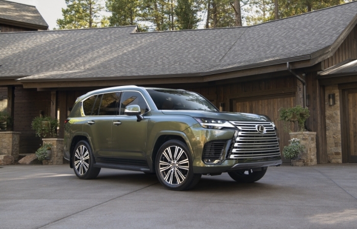 Giá hơn 9,2 tỷ đồng, Lexus LX 600 2022 có phiên bản VIP