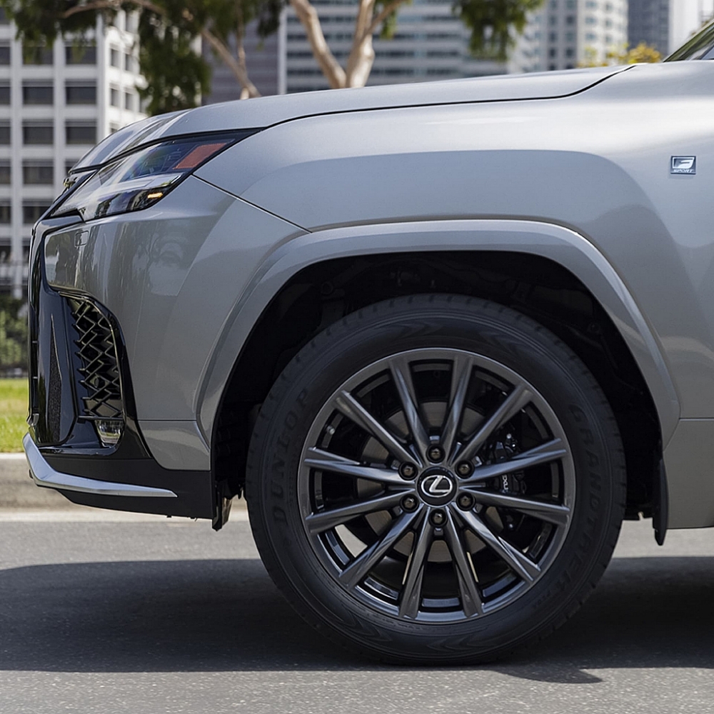 Giá hơn 9,2 tỷ đồng, Lexus LX 600 2022 có phiên bản VIP