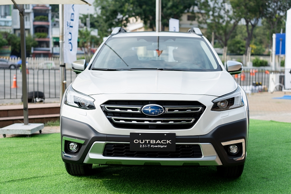 Nhiều nâng cấp Subaru Outback 2023 chốt giá 2,099 tỷ đồng
