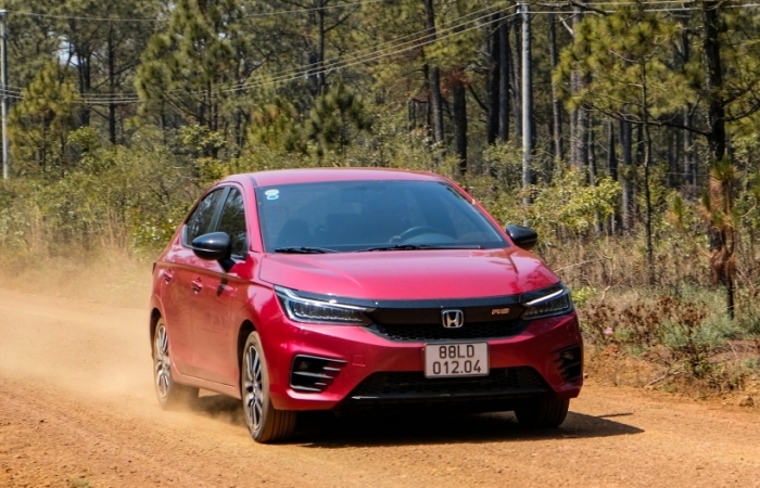 Tháng 4, Honda Việt Nam tăng ở mảng xe máy, giảm ở mảng ô tô