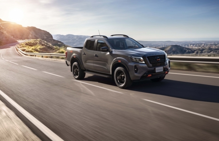 Thiết kế hoàn toàn mới, Nissan Navara 2021 có thêm phiên bản thể thao đặc biệt