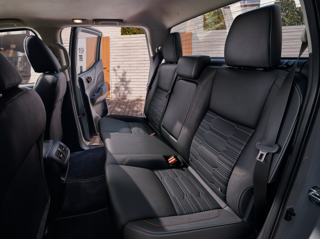 Thiết kế hoàn toàn mới, Nissan Navara 2021 có thêm phiên bản thể thao đặc biệt