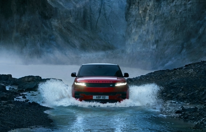 Ra mắt ấn tượng, Range Rover Sport 2022 sẽ có 5 phiên bản về Việt Nam