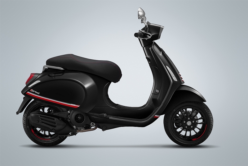 Phiên bản đặc biệt Vespa Sprint Carbon 2019 chính thức xuất hiện phien ban dac biet vespa sprint carbon 2019 chinh thuc xuat hien