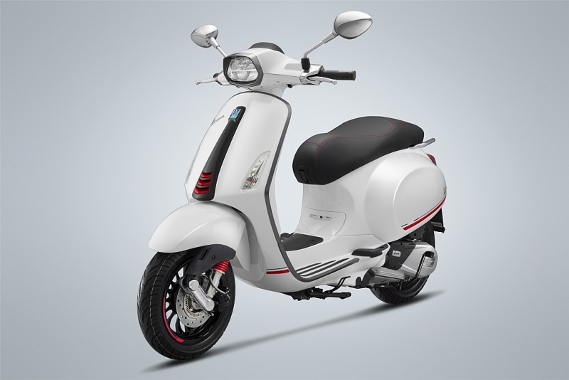 Phiên bản đặc biệt Vespa Sprint Carbon 2019 chính thức xuất hiện phien ban dac biet vespa sprint carbon 2019 chinh thuc xuat hien