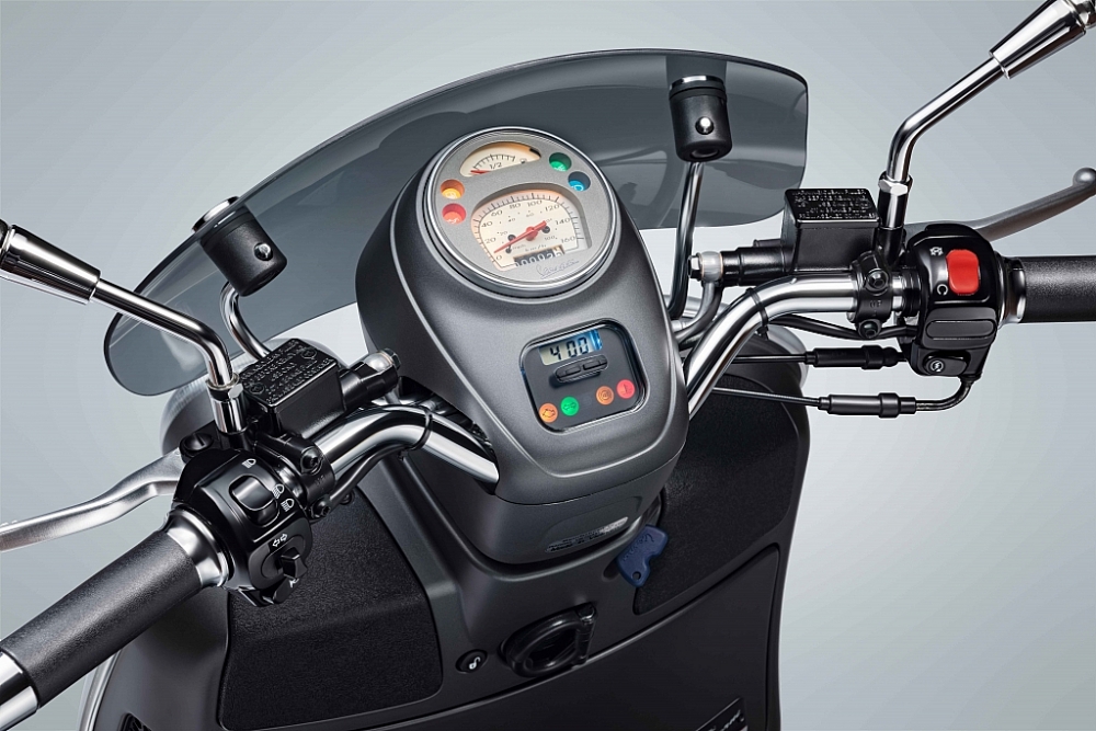 vespa sei giorni ii so huu mot huyen thoai voi 139 trieu