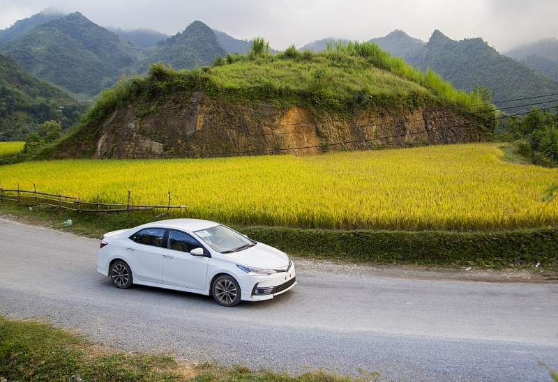 toyota viet nam khuyen mai giam gia cho vios va corolla