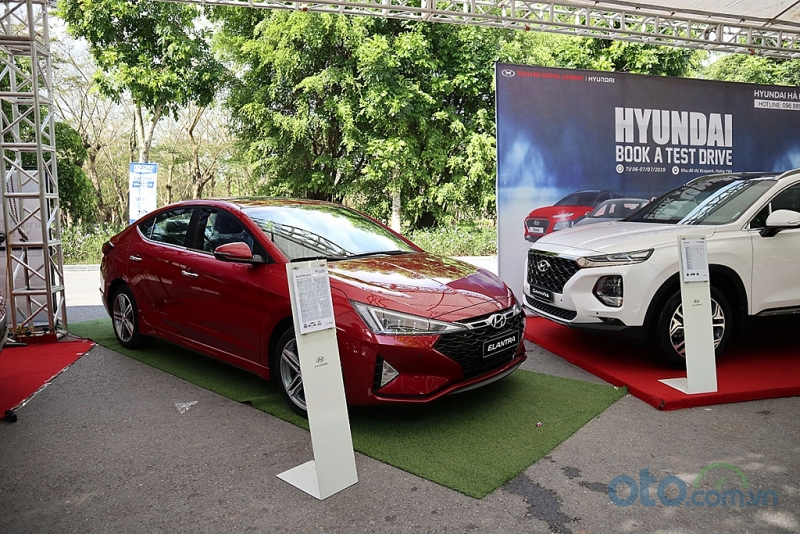 2.000 lượt khách tham quan và 50 đơn đặt hàng tại Hội chợ Oto.com.vn 2000 luot khach tham quan va 50 don dat hang tai hoi cho otocomvn