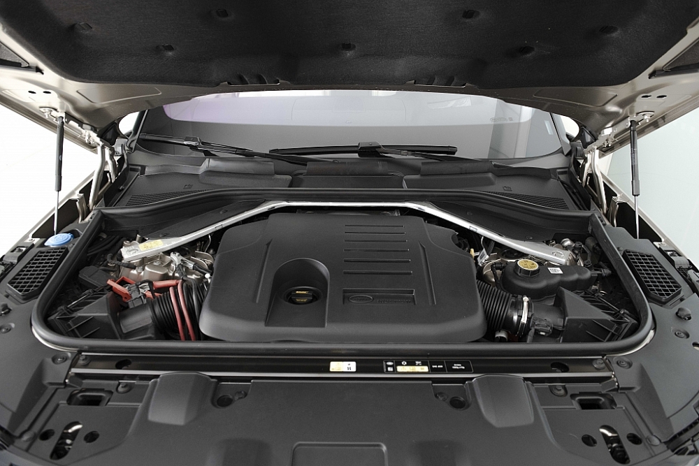 Giá tới 23,8 tỷ đồng, Range Rover mới có gì mà 