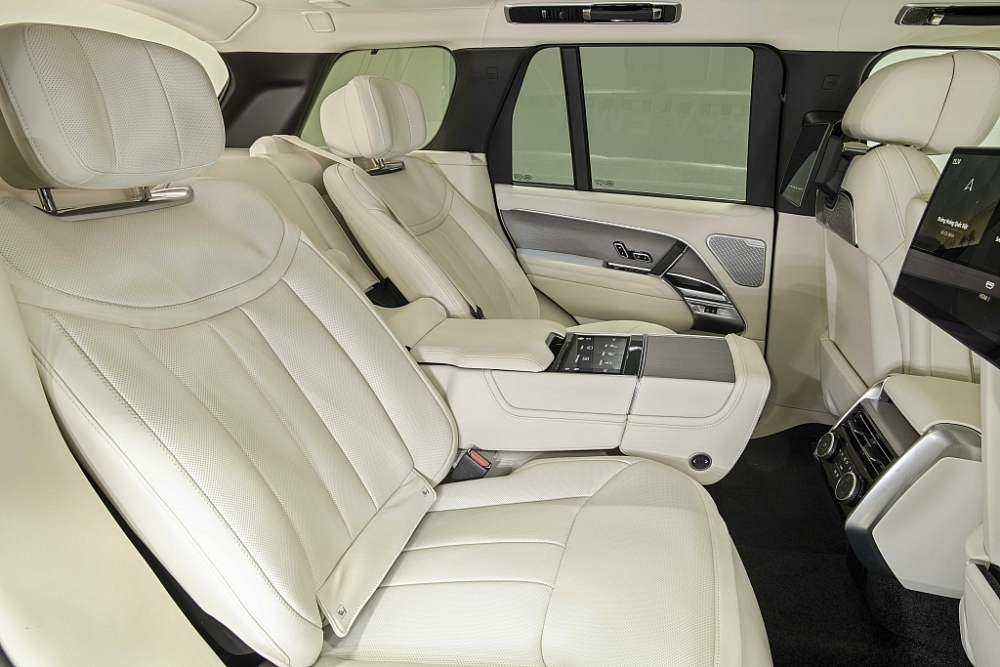 Giá tới 23,8 tỷ đồng, Range Rover mới có gì mà 