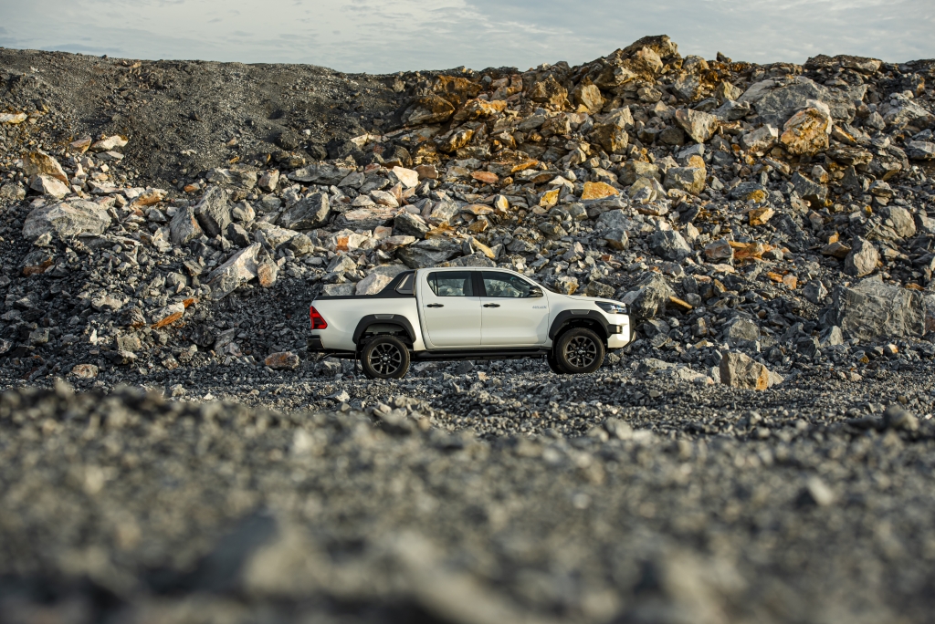 2919 ngoyi thyt hilux 2020 25