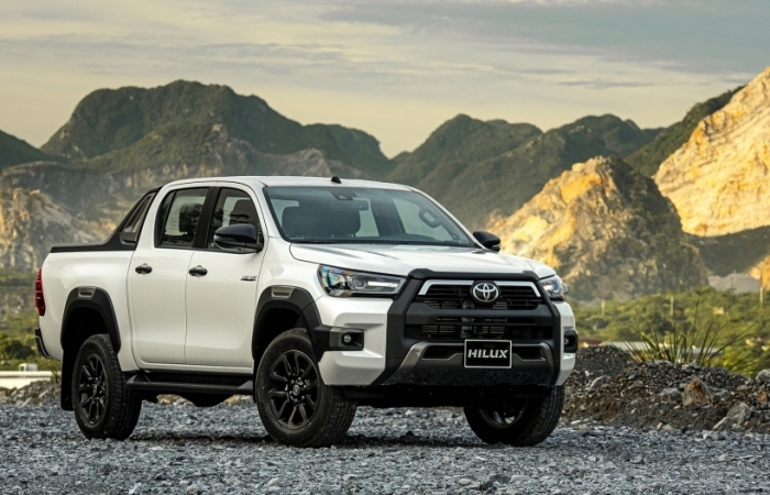 TOYOTA HILUX 2020 có giá từ 628 triệu