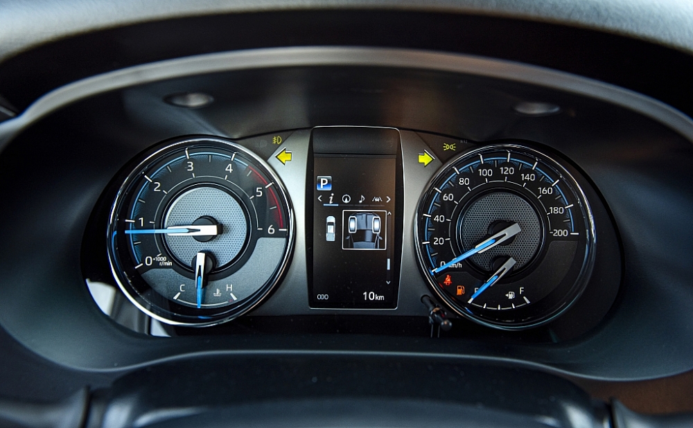 TOYOTA HILUX 2020  có giá từ 628 triệu