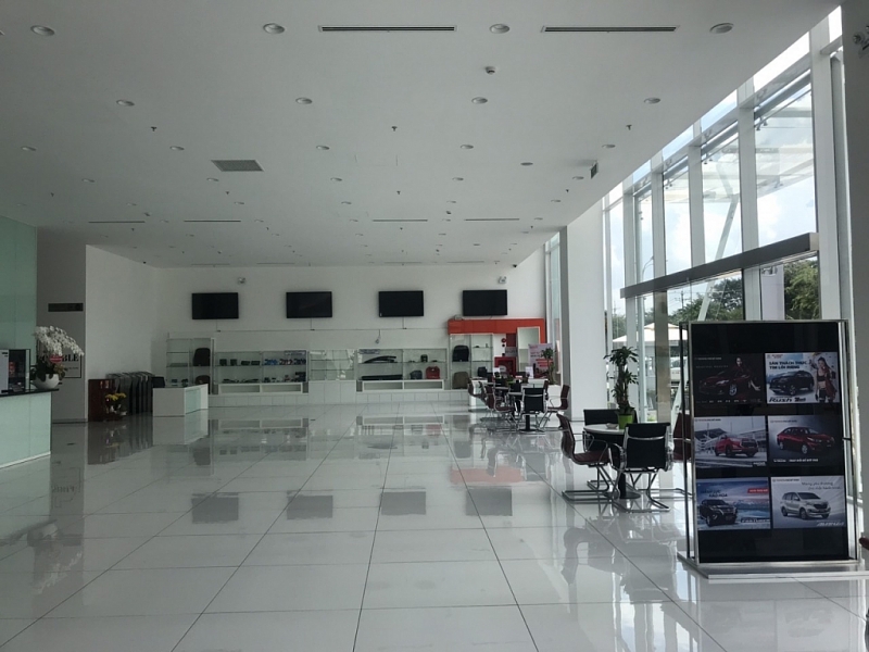 toyota khai truong dai ly thu 60