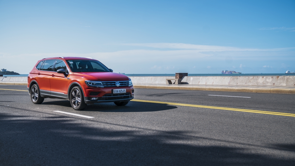 0523 2 phien byn luxury cya tiguan allspace