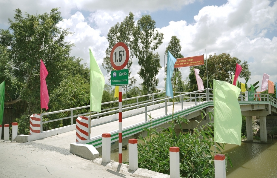 Grab Việt Nam chung tay xây cầu kênh Phụng Thớt
