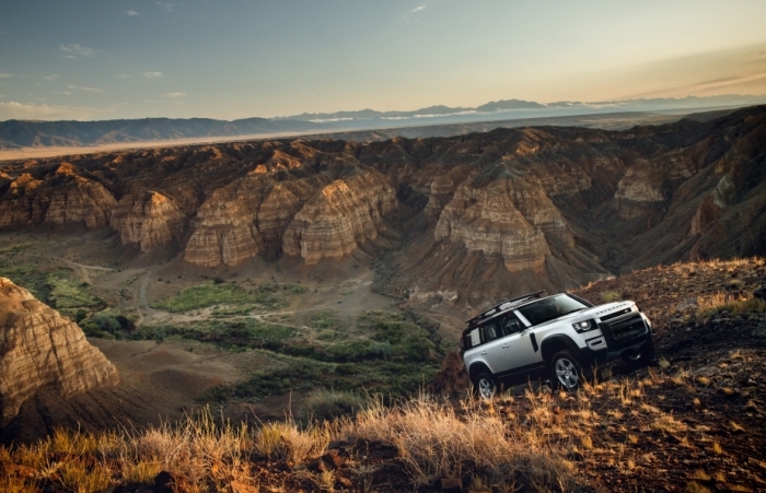 “Tầm cao mới” của Huyền thoại Land Rover Defender