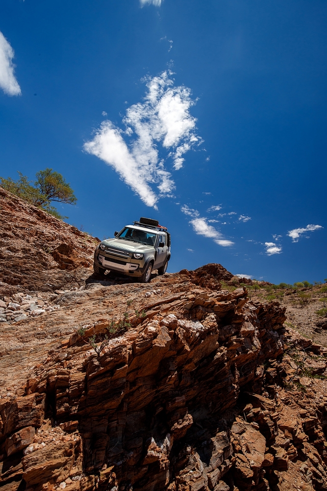 “Tầm cao mới” của Huyền thoại Land Rover Defender