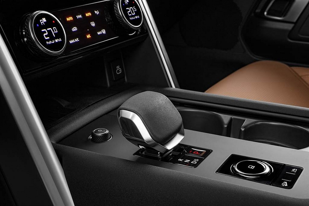 Chính thức có mặt tại Việt Nam, Land Rover Discovery 2022 có giá từ 4,54 tỷ đồng
