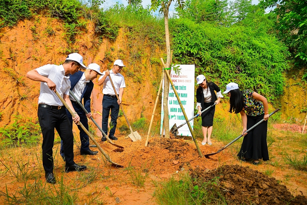 Khởi động chương trình “Toyota chung tay xanh hóa học đường” năm 2022