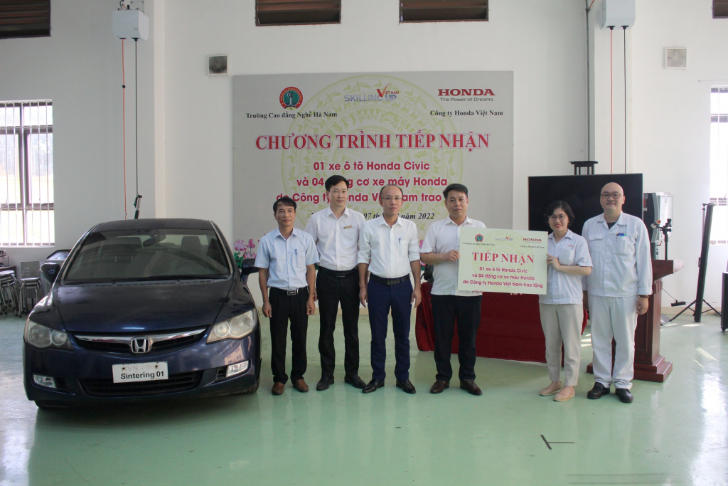 Honda Việt Nam tặng xe ô tô, động cơ và thiết bị kỹ thuật cho các trường cao đẳng dạy nghề