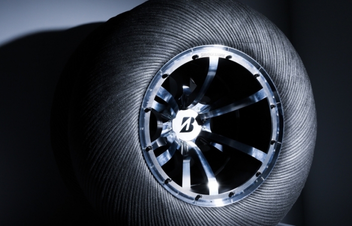 Bridgestone tham gia dự án xe thám hiểm địa hình mặt trăng