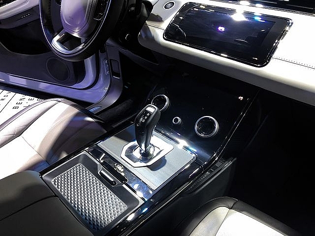 gia khoi diem tu 353 ti dong range rover evoque the he moi co gi