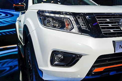 an tuong nissan navara black edition