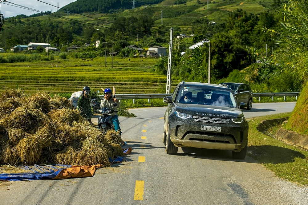 Thích trải nghiệm khám phá, có Land Rover chẳng ngại gì