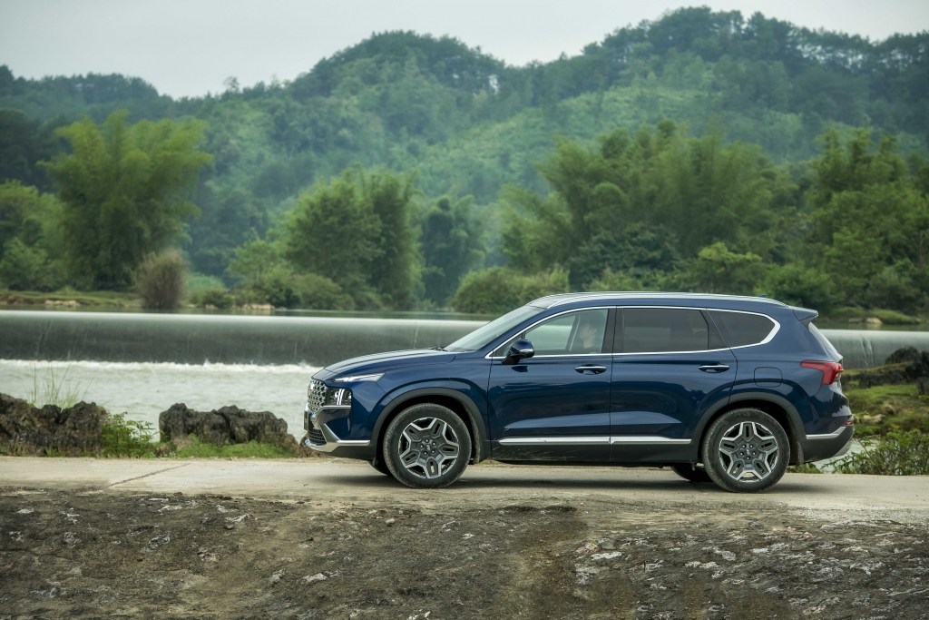 Tận hưởng cảm giác lái cùng Hyundai SantaFe 2021