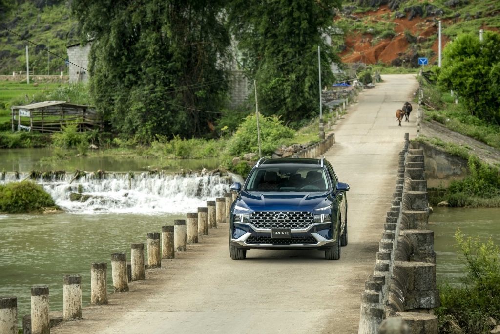 Tận hưởng cảm giác lái cùng Hyundai SantaFe 2021