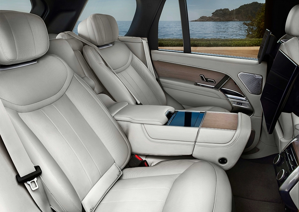 Giá từ 10,879 tỷ đồng Range Rover 2022 hấp dẫn từ thiết kế mới đến công nghệ