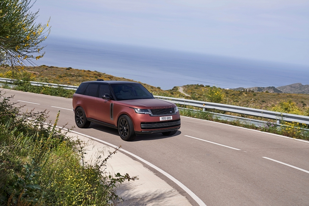 Giá từ 10,879 tỷ đồng Range Rover 2022 hấp dẫn từ thiết kế mới đến công nghệ