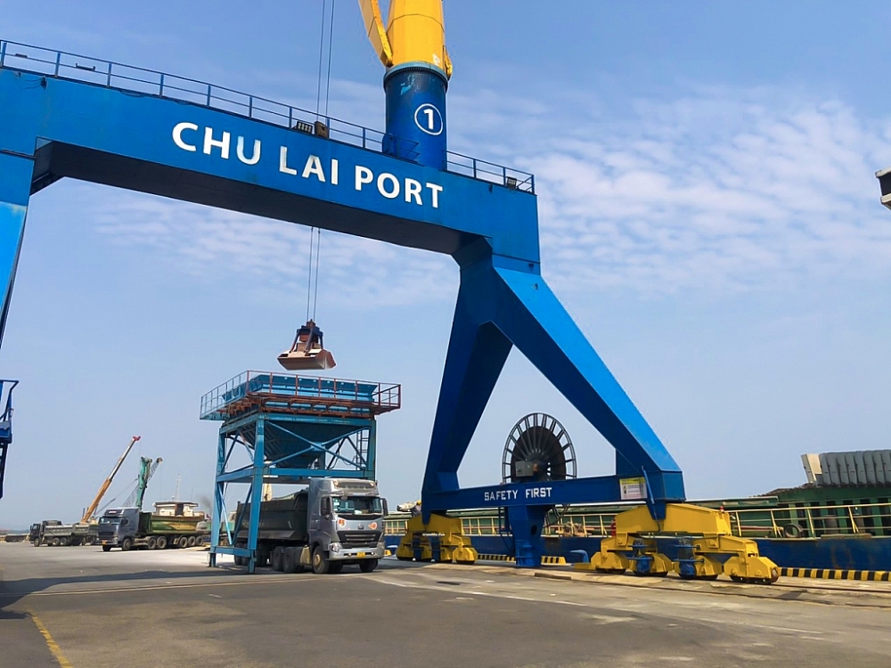 Cảng Chu Lai phát triển mạnh dịch vụ xuất nhập khẩu hàng rời