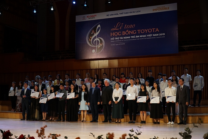 toyota tang 85 suat hoc bong cho sinh vien am nhac