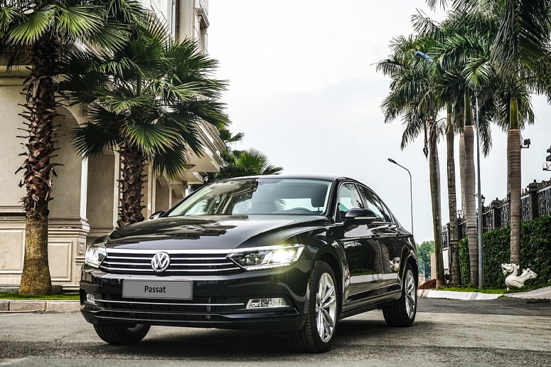 mua volkswagen passat duoc ho tro phi truoc ba len toi 140 trieu