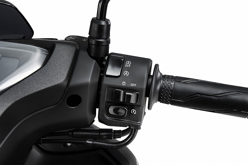 Thay đổi lột xác, Yamaha NVX 155 VVA có giá từ 53 triệu đồng