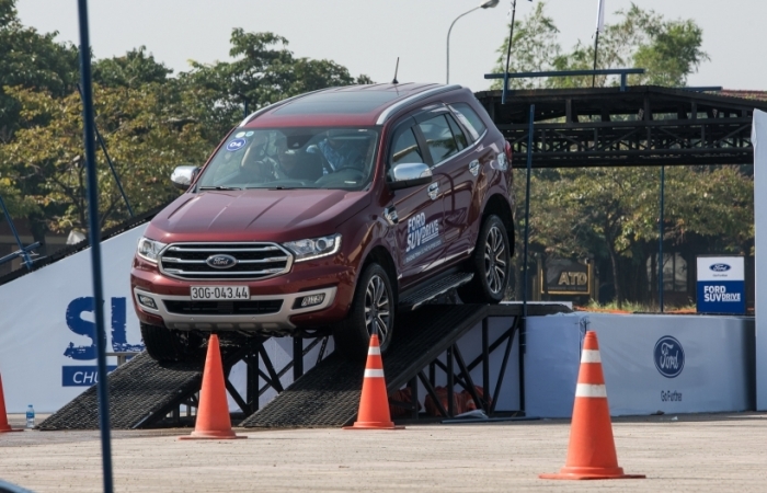 Công nghệ Chống tiếng ồn, rung, xóc của Ford